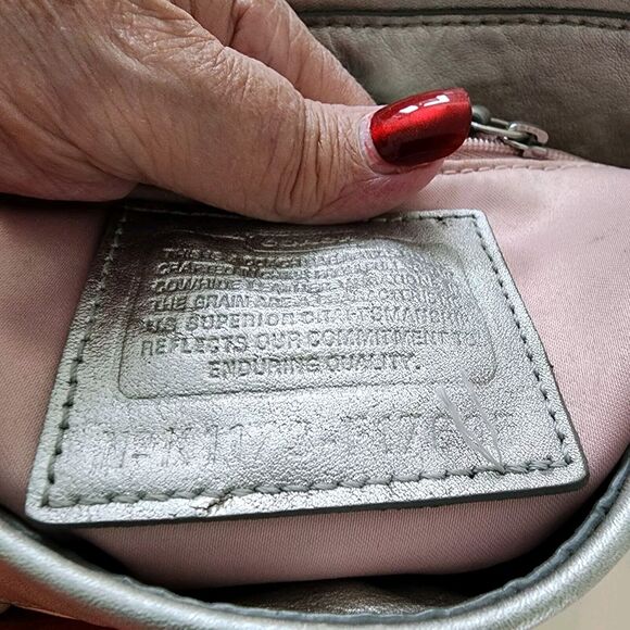 Coach F17605 Ashley Leather Hippie Bag Cross Body Purse White Silver Shoulder - Picture 8 of 16